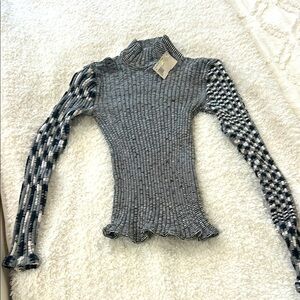 Wayne Rogers print silk and spandex size M Stylish Black and White Knit Sweater